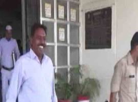 Mp Govt Removes Barwani Collector For Praising Nehru ফেসবুকে নেহরুর প্রশংসা, আমলাকে সরিয়ে দিল মধ্যপ্রদেশ সরকার