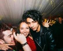 ইনিই কি আরিয়ান খানের সম্ভাব্য গার্লফ্রেন্ড? ছবিতে দেখুন