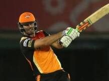 ভিডিওতে দেখুন: বেন কাটিংয়ের ব্যাটে ১১৭ মিটারের বিশাল ছক্কা