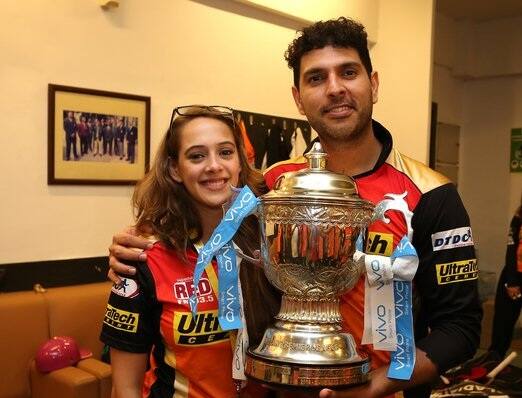 বান্ধবী হ্যাজেল কীচের সঙ্গে যুবরাজ সিংহ