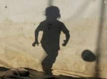 মরার ভান করে ধর্ষকের থেকে প্রাণে বাঁচল নাবালিকা