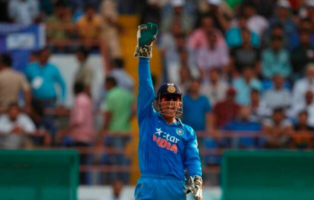 গতবারের চ্যাম্পিয়ন ভারতের অধিনায়ক মহেন্দ্র সিংহ ধোনি বলছেন, এই প্রতিযোগিতা অত্যন্ত কঠিন। কারা প্রতিপক্ষ সেটা গুরুত্বহীন। প্রতিটি ম্যাচে ভাল খেলতে হবে। ধারাবাহিকতাই আসল।