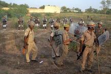 মথুরার হিংসাত্মক ঘটনার ছবি দেখুন... 