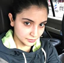 রাস্তায় প্লাস্টিক ফেলায় অনুষ্কার কাছে বকুনি খাওয়া ব্যক্তির ‘মা’ এবার ধমক দিলেন বিরাট-অনুষ্কাকে