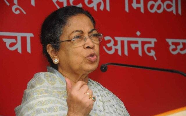 তাঁর উল্লেখযোগ্য হিন্দি ছবির মধ্যে রয়েছে ‘ভূমিকা,’ ‘অরবিন্দ দেশাই কি আজিব দাস্তান,’ ‘গমন,’ ‘বাজার,’ ‘ইজ্জত,’ ‘ইংলিশ ভিংলিশ।’