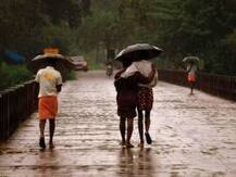 দুদিনের মধ্যেই কেরলে ঢুকে যেতে পারে বর্ষা : আইএমডি