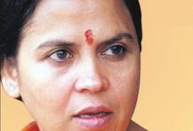 লোকে ওকে ‘চোরের বউ’ বলবে! বঢরার প্রসঙ্গ টেনে প্রিয়ঙ্কাকে কটাক্ষ উমার