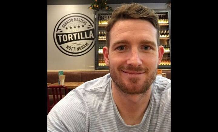 ৯৭ বলে ১৫০.৫১ স্ট্রাইক রেটে ১৪টি চার ও ৮টি ছয়ের সাহায্যে ১৪৬ রান করে স্টিফেন ক্রুকের বলে আউট হন ওয়েসেলস