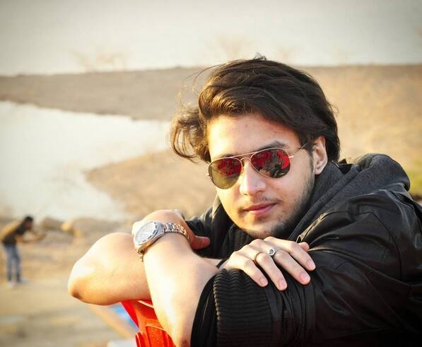 ছোট্ট সঞ্জুর অনেক ভক্ত ছিল, বড় হয়ে ওঠার পর কিংশুকের ভক্ত সংখ্যাও কম নয়। ছবি সৌজন্যে ফেসবুক ও ইনস্টাগ্রাম