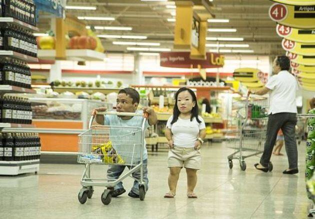 একটি ওয়েবসাইটের মাধ্যমে দুজনের আলাপ হয়েছিল। সেই থেকেই পথ চলা শুরু। পলের বয়স ৩০ এবং কেটয়ুশিয়ার ২৬।