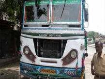 উল্টোডাঙায় বাসে উঠতে গিয়ে চাকায় পিষ্ট মহিলা