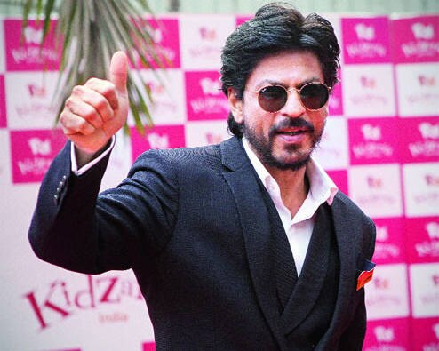 Shah Rukh Khan celebrates Makar Sankranti on sets of Zero, see pic দেখুন: 'জিরো'-র সেটে মকর সংক্রান্তি উদযাপন শাহরুখের