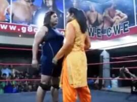 Video Dressed In Salwar Kameez This Punjabi Woman Pulls Down A Wrestler With Ease সালোয়ারেই বাজিমাত!  কুস্তিগীরকে ধরাশায়ী করে ঘুসি পঞ্জাবি রমণীর