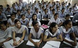 উচ্চমাধ্যমিকে প্রশ্ন কখনও কঠিন আসে না, ভাল করে পড় টেক্সট বই, জানাচ্ছেন হেয়ার স্কুলের বায়ো সায়েন্সের শিক্ষক