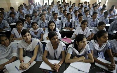 How to be prepared for Bio Science exam উচ্চমাধ্যমিকে প্রশ্ন কখনও কঠিন আসে না, ভাল করে পড় টেক্সট বই, জানাচ্ছেন হেয়ার স্কুলের বায়ো সায়েন্সের শিক্ষক
