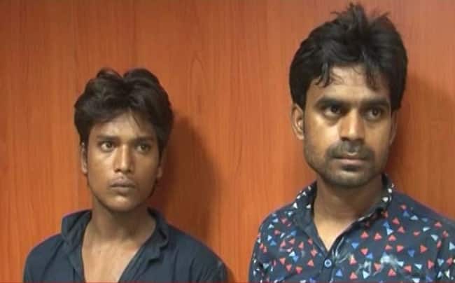 মহিলাদের গলার হার ছিনতাই শুরু করেছিল তারা