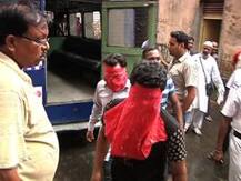 মহিলার হার ছিনতাই, ফিল্মি কায়দায় তাড়া করে দুষ্কৃতীদের ধরলেন যুবক