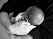 একরত্তি শিশুর নিষ্কৃতি মৃত্যু চেয়ে আদালতের দ্বারস্থ বাবা-মা, সাহায্যের হাত বাড়াল সরকার