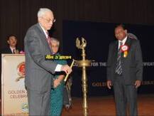 প্রয়াত 'কুইজ-মাস্টার' নীল ও’ব্রায়েন, শোকপ্রকাশ মুখ্যমন্ত্রীর