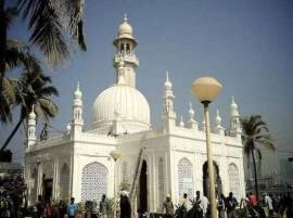 Shall Women Be Allowed To Enter Haji Ali Shrine Bombay Hc Verdict Today মহিলারা কি হাজি আলি দরগায় প্রবেশাধিকার পাবেন? আজ রায় জানাবে বম্বে হাইকোর্ট