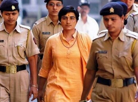 Hemant Karkare was killed because I had cursed him, claims Sadhvi Pragya Thakur কর্মফল! আমার অভিশাপেই মরতে হয়েছে হেমন্ত কারকারেকে, দাবি স্বাধ্বী প্রজ্ঞার