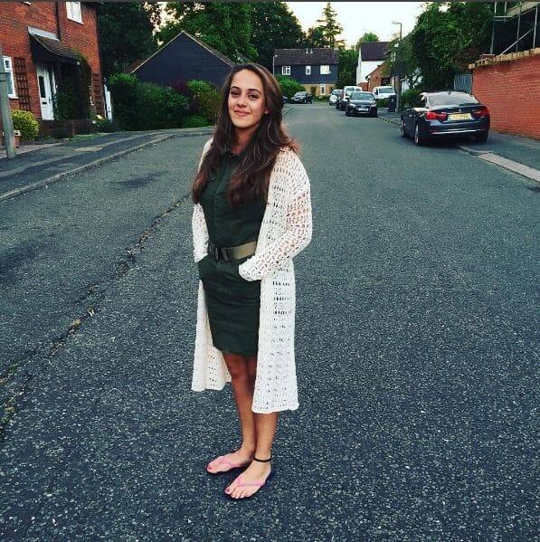  ক্রুজ রাইড করেছেন যুবি। সেই ছবি শেয়ার করে লিখেছেন, রাইডে আমার সঙ্গী সুন্দরী হ্যাজেল কিচ। হ্যাজেলের একটি ছবিও পোস্ট করেছেন তিনি। লন্ডনের হাইড পার্ক থেকে ছবি শেয়ার করে যুবি লিখেছেন, হাইড পার্ক। লাভ লন্ডন। হ্যাজেল কিচ। 