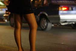 Pune Crime news : पुण्यात सेक्स रॅकेटचा आलेख वाढताच; निगडीतील लॉजवरील सेक्स रॅकेटचा पर्दाफाश