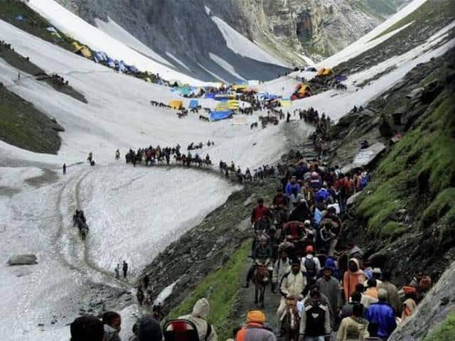 First batch leaves for Amarnath yatra amid tight security arrangements নিরাপত্তার ঘেরাটোপে শুরু হল এবছরের অমরনাথ যাত্রা, রওনা দিল প্রথম দল