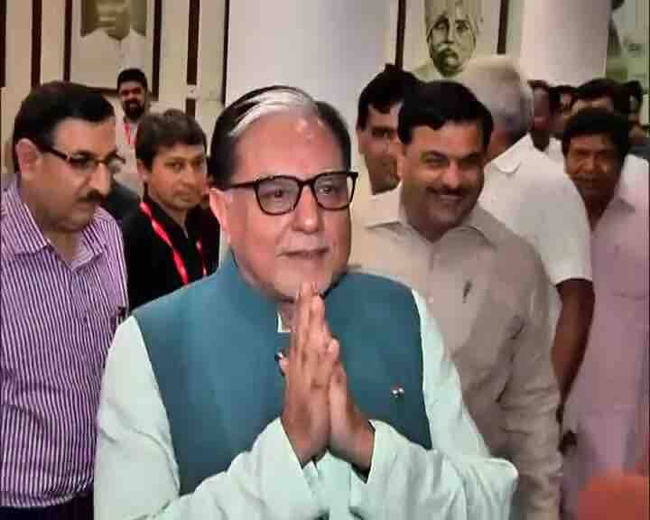 মিডিয়া ব্যারন সুভাষ চন্দ্রও সাংসদ নির্বাচিত হয়েছেন। তাঁর ঘোষিত সম্পদ ৪৯ কোটি টাকারও বেশি