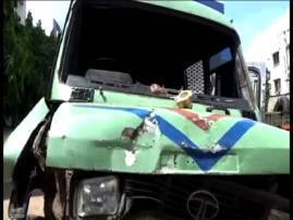 Another School Bus Met With Accident In Kolkata ফের দুর্ঘটনার কবলে স্কুল বাস, বরাতজোরে প্রাণে বাঁচল ক্ষুদেরা