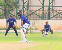 টিম ইন্ডিয়ার অনুশীলনে উইকেটকিপারের ভূমিকায় বিরাট কোহলি!