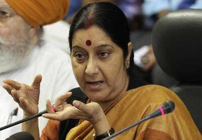 Attacks On Minorities In Bangladesh Sushma Asks Indian Envoy To Take Up Issue With Sheikh Hasina বাংলাদেশে সংখ্যালঘু নিগ্রহে উদ্বিগ্ন ভারত, হাসিনাকে জানাতে নির্দেশ সুষমার