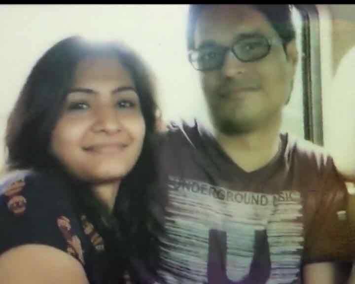 দীনেশের অভিযোগ, লতা তাঁর ওপর মানসিক নির্যাতন করতেন। পুলিশ এই মামলার তদন্ত করছে 