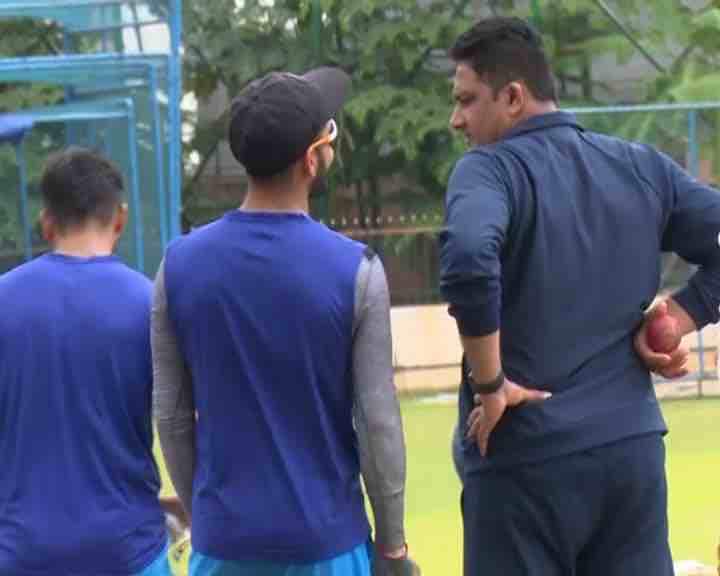 এজন্য এ আর রহমানের সঙ্গে তিনি গানও গেয়েছেন। 