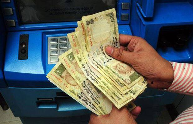 How Miscreants Run Atm Card Fraud Racket ডেবিট কার্ড নম্বর বা পিন জানতে পারলে মোবাইল ফোন বন্ধ করে দিয়ে চলে জালিয়াতি