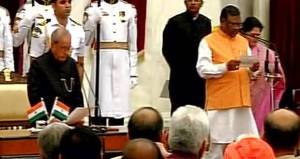 শপথ নিচ্ছেন ফগন কুলস্তে 