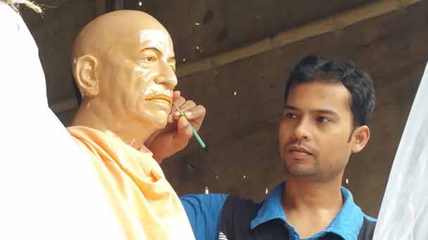 প্রতিদিন ভক্তদের জন্য প্রসাদ বিতরণ হবে।