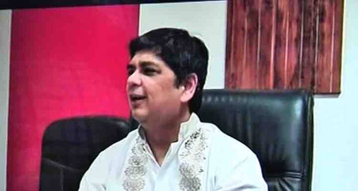  ভিডিওটি প্রকাশ করে দেওয়ার ভয় দেখিয়ে তাঁর মা-কে বারবার ধর্ষণ করেন বাবা, অভিযোগ মেয়েটির। 