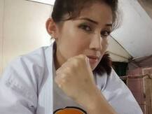 আফগানিস্তান থেকে নির্বাসিত: ইন্দোনেশিয়ার শিশুদের ক্যারাটে তালিম দেন এই মহিলা