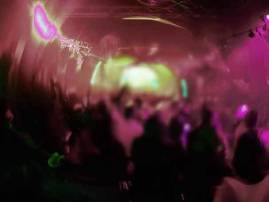 মেয়েদের নাচের আসরে, সাসপেন্ড এসআই