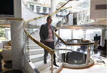 সমকামী মেয়েকে বিয়ে করলে ১৮ কোটি ডলারের প্রস্তাব হংকংয়ের ধনকুবেরের