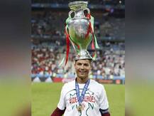 দেখুন: চ্যাম্পিয়ন পর্তুগাল, নায়ক রোনাল্ডো