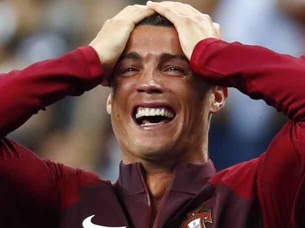 ম্যাচ শেষেও কাঁদলেন রোনাল্ডো। তবে সেটা আনন্দে।