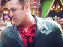 দেখুন: 'সুলতান'-এর গানে রণবীর সিংহর 'বেফিকর' নাচ