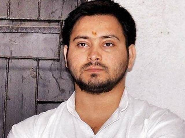 Tejaswi Yadav Dares Yogi Adityanath To Ban Liquor In Up সত্যিই ‘যোগী’ হলে বিহারের মতো উত্তরপ্রদেশে মদ নিষিদ্ধ করুন আদিত্যনাথ! চ্যালেঞ্জ তেজস্বীর