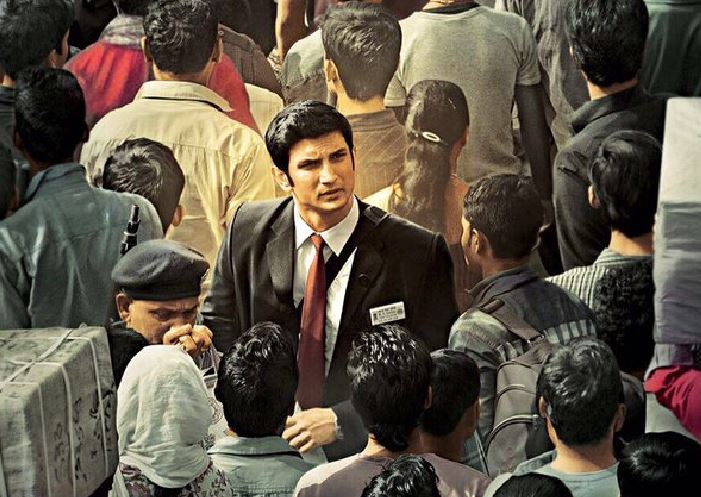 রূপোলি পর্দায় ধোনির এই অজানা প্রেম কাহিনি তুলে ধরার জন্য অবশ্য মাহির কাছ থেকে অনুমতিও চেয়ে নেওয়া হয়েছিল। জানা গেছে, প্রিয়ঙ্কা চলে যাওয়ার পরে প্রায় একটা বছর তীব্র মনোকষ্টে ভুগেছিলেন ধোনি।শেষপর্যন্ত নিজেকে সামলে নেন মাহি। এর পরই নিজেকে বদলাতে শুরু করেন ধোনি।