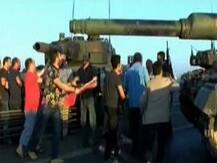 তুরস্কে সেনা অভ্যুত্থান: পুলিশ ও সেনা সংঘর্ষে মৃত ১৯৪, জখম সহস্রাধিক, গ্রেফতার হাজারেরও বেশি