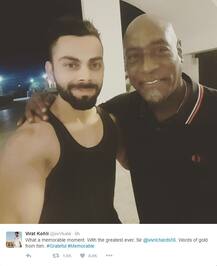 যখন বিরাট কোহলি সহ টিম ইন্ডিয়ার সদস্যরা সাক্ষাত করলেন তাঁদের হিরোর সঙ্গে!!!