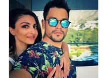 কুনাল খেমুর সঙ্গে ছুটির মেজাজে সোহা