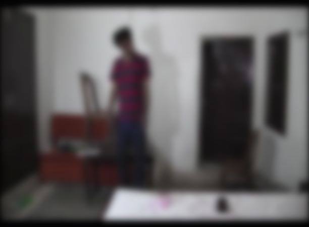 প্রেমিকাকে যোধপুরের একটি হোটেলে ডেকে পাঠায় মহেন্দ্র। 